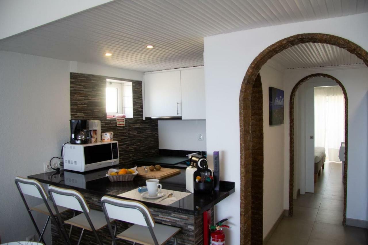 Amazing Panoramic View In Caparica Apartment